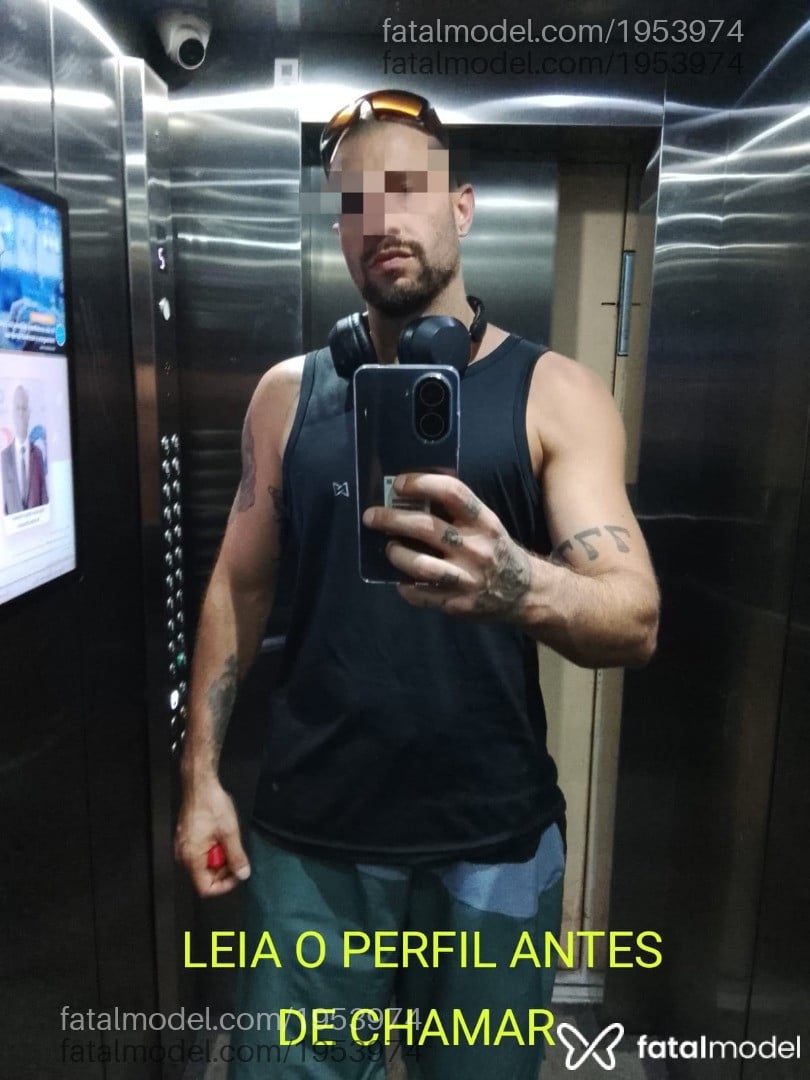Acompanhante homem com cabelo castanho de olhos mel - Boydotado Acompanhante homem com cabelo castanho de olhos mel - Boydotado