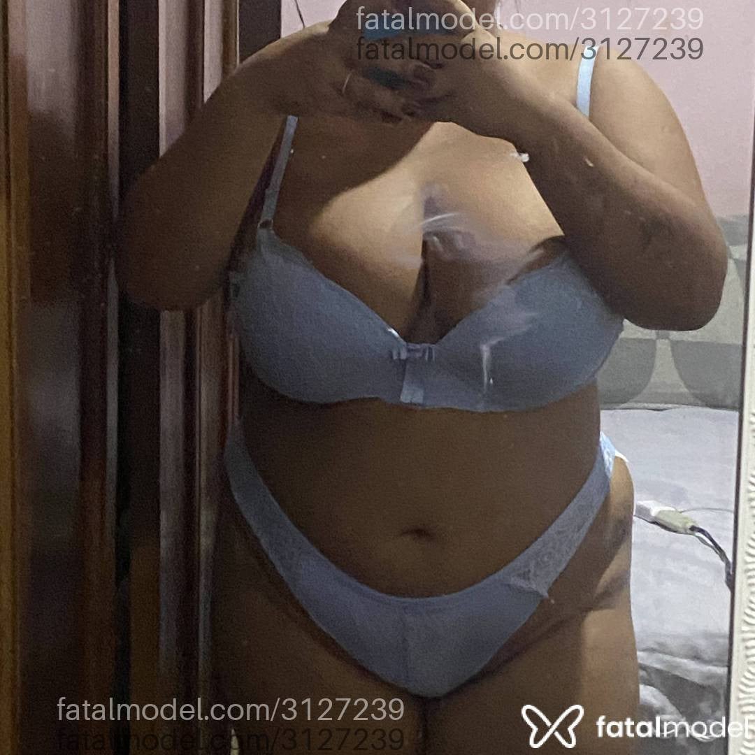Acompanhante mulher morena (o) de olhos castanhos em Virtual Acompanhante mulher morena (o) de olhos castanhos em Virtual - Luana