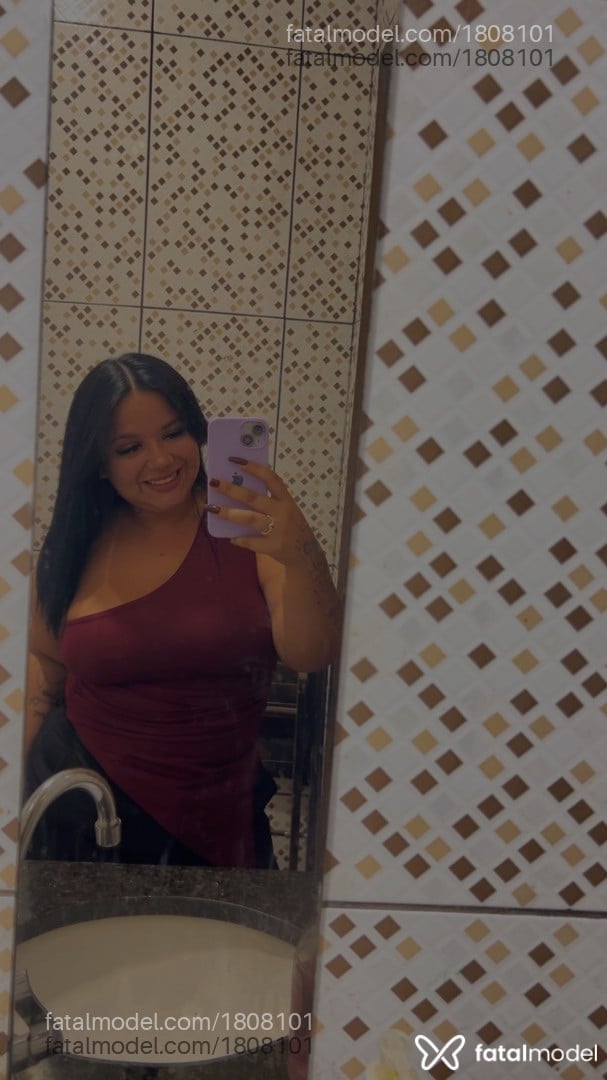 Acompanhante mulher com cabelo castanho de olhos castanhos - Rebeca Acompanhante mulher com cabelo castanho de olhos castanhos - Rebeca