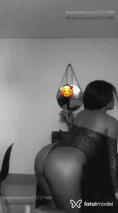 Acompanhante mulher morena (o) de olhos pretos - Ludy Martinelli