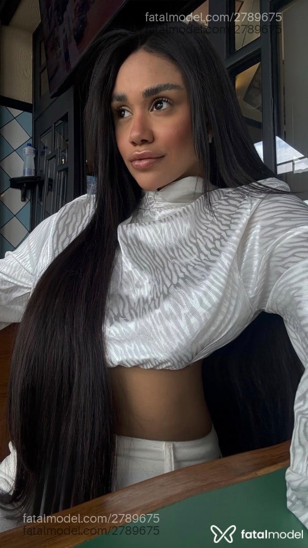 Acompanhante mulher morena (o) de olhos pretos - Nathi Ferraz