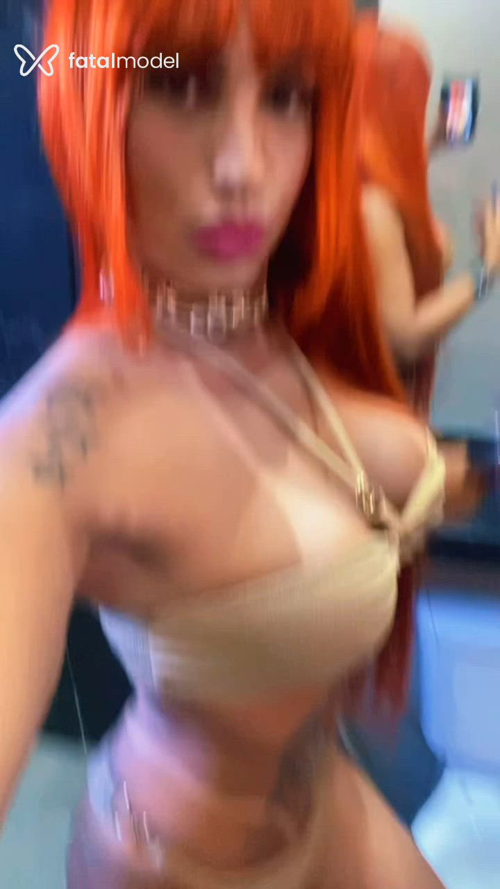 Acompanhante mulher trans ruiva (o) de olhos pretos - Aryely Marony
