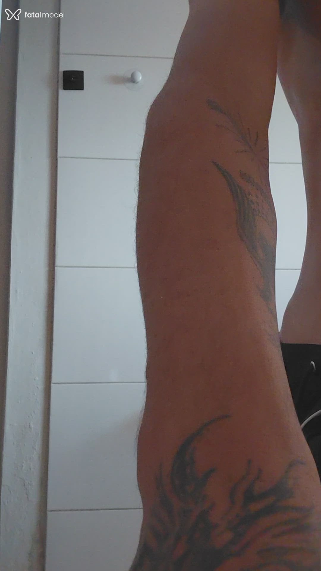 Acompanhante homem com cabelo castanho de olhos castanhos - Neguinho