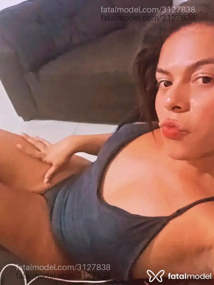 Acompanhante mulher trans morena (o) de olhos castanhos - Selenna