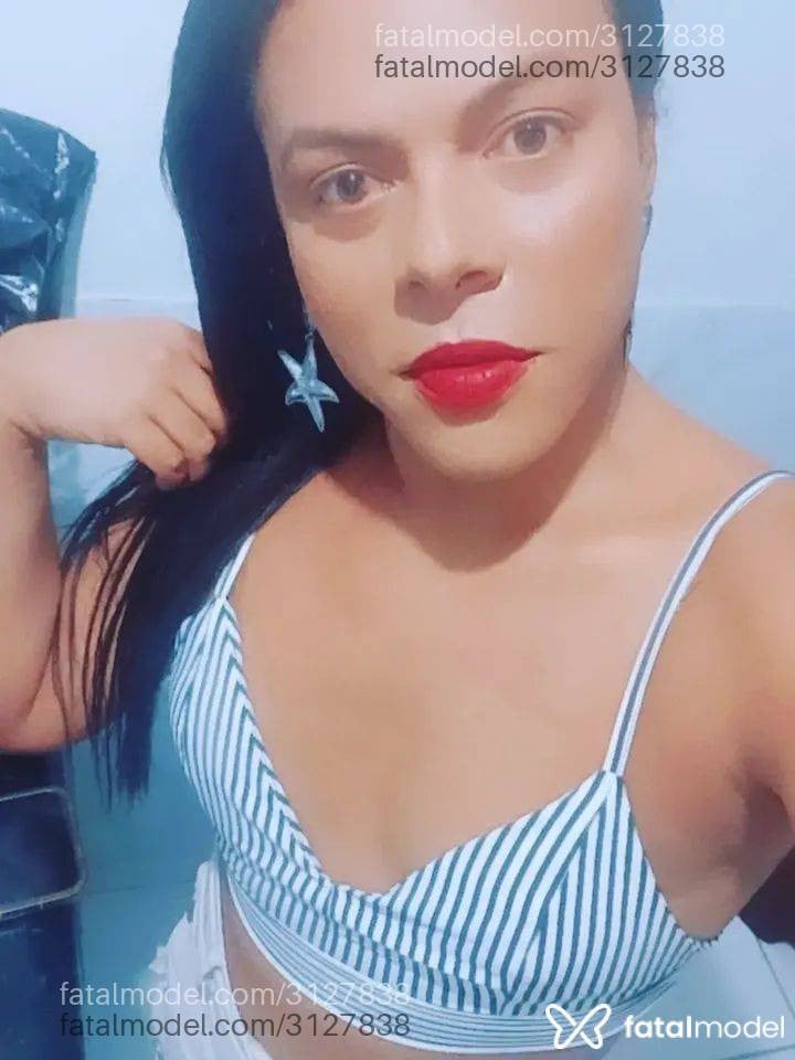 Acompanhante mulher trans morena (o) de olhos castanhos - Selenna