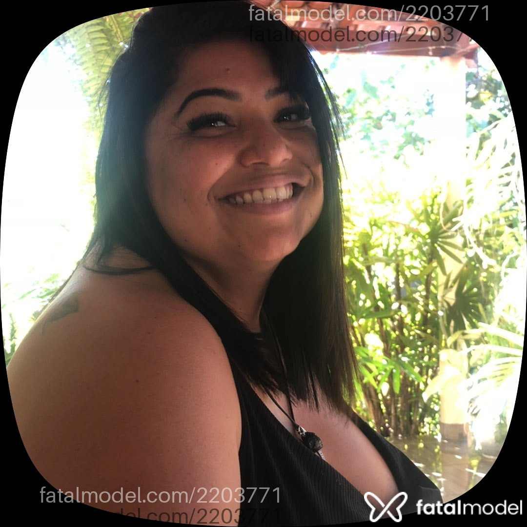 Acompanhante mulher morena (o) de olhos mel - Kellybonde