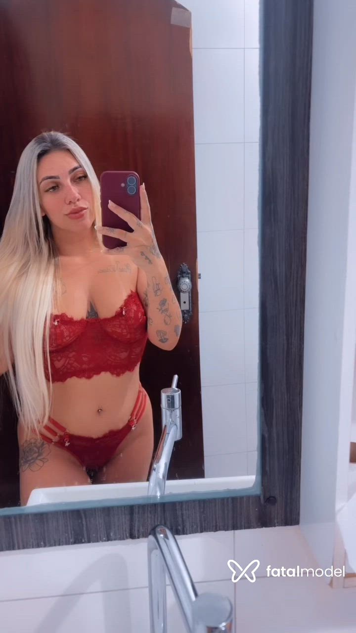 Acompanhante mulher loira (o) de olhos verdes - Emanuelly