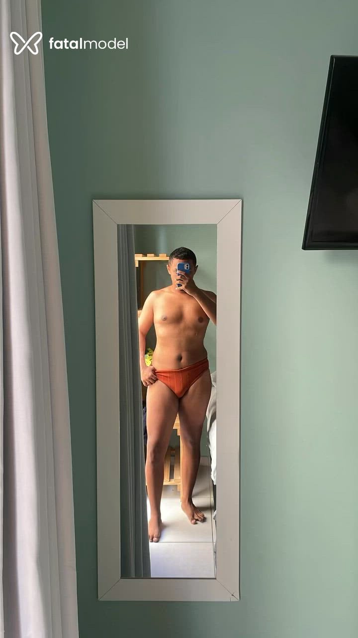 Acompanhante homem morena (o) de olhos castanhos - Jon