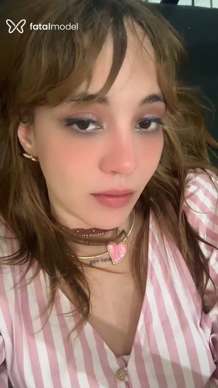 Acompanhante mulher ruiva (o) de olhos castanhos em São José dos Campos Acompanhante mulher ruiva (o) de olhos castanhos em São José dos Campos - Melissa