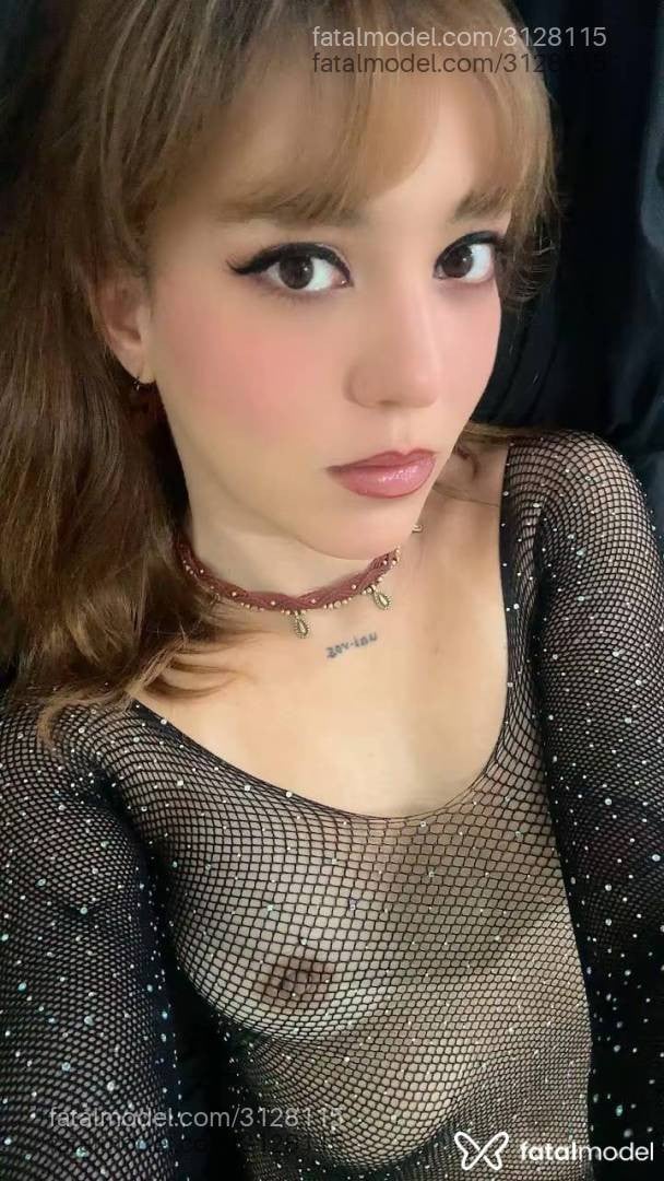 Acompanhante mulher ruiva (o) de olhos castanhos - Melissa
