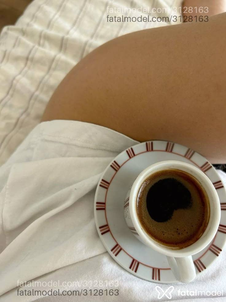 Acompanhante mulher ruiva (o) de olhos verdes - Karolliny