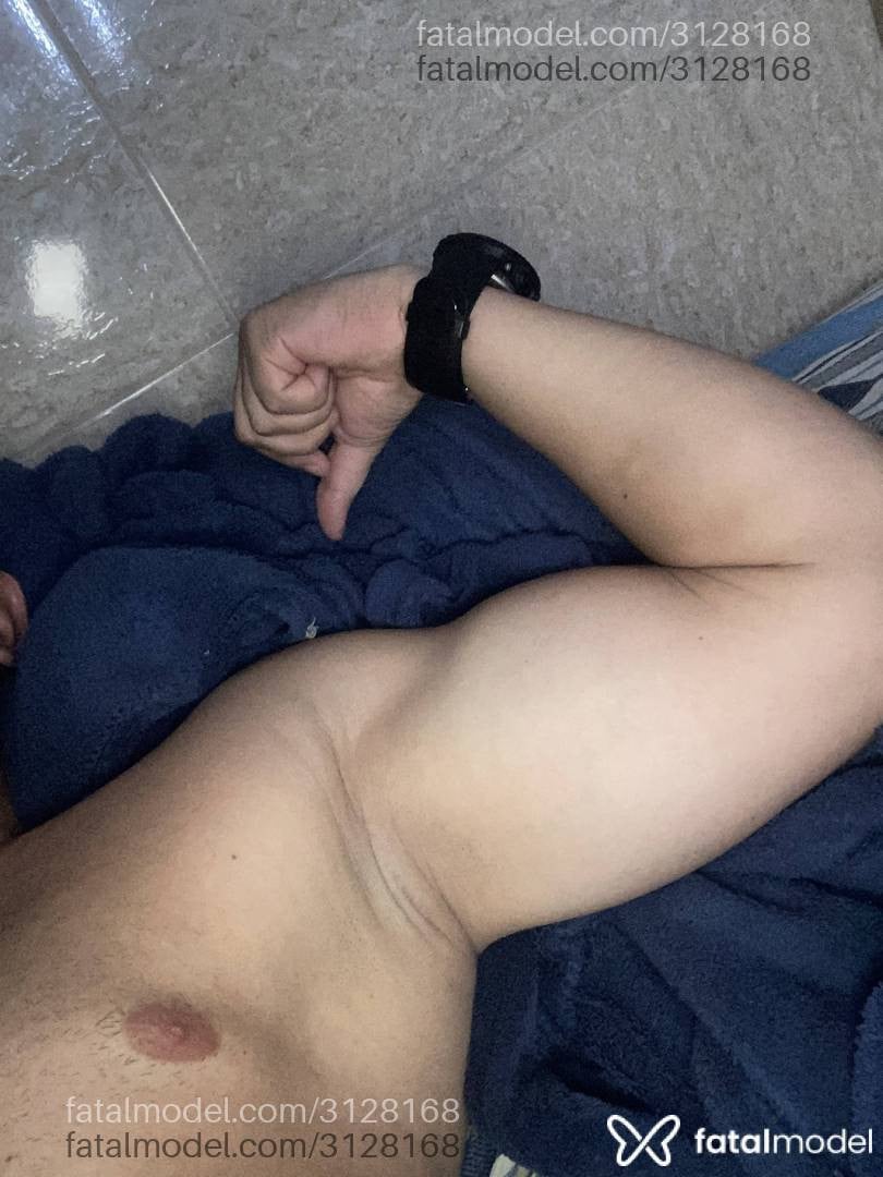 Acompanhante homem com cabelo castanho de olhos castanhos - Guilherme Júnior Acompanhante homem com cabelo castanho de olhos castanhos - Guilherme Júnior
