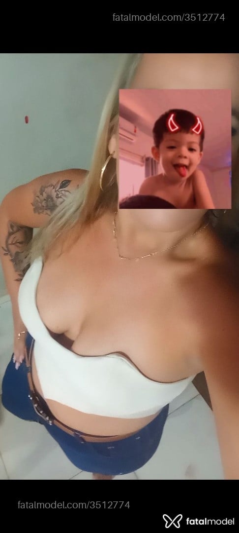 Acompanhante mulher loira (o) de olhos castanhos - Bianca