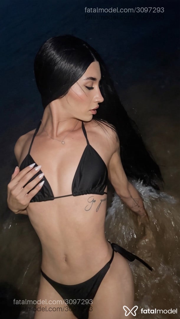 Acompanhante mulher trans morena (o) de olhos pretos - Sophia
