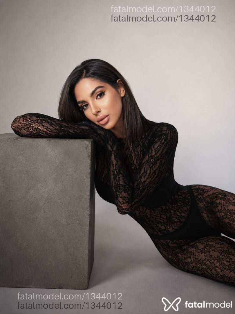 Acompanhante mulher morena (o) de olhos castanhos - Mel Lins