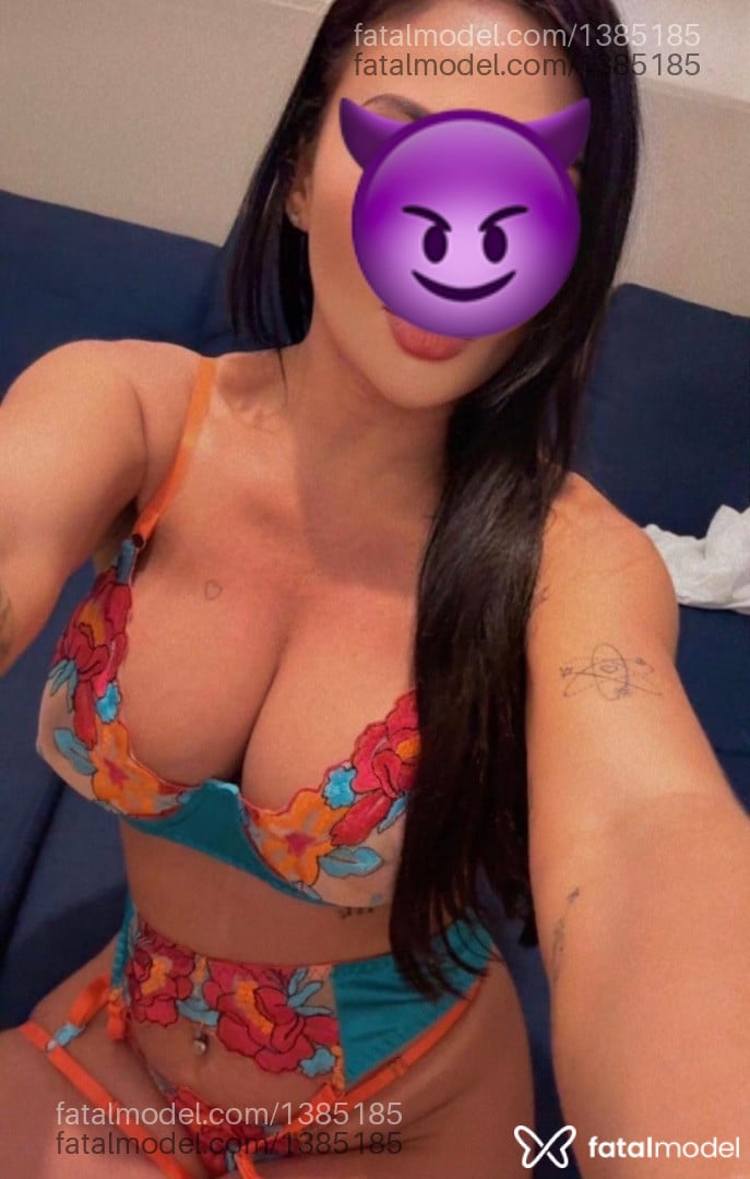 Acompanhante mulher morena (o) de olhos castanhos - Rebeca Fortunato Acompanhante mulher morena (o) de olhos castanhos - Rebeca Fortunato