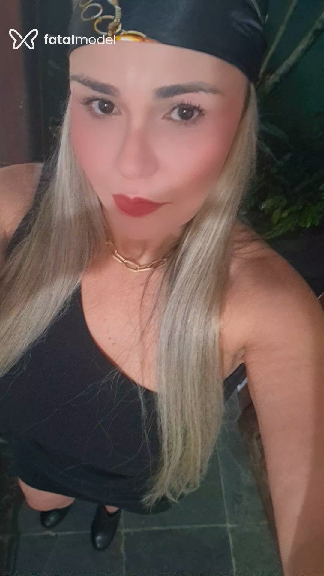 Acompanhante mulher loira (o) de olhos mel - Adrya Mendes