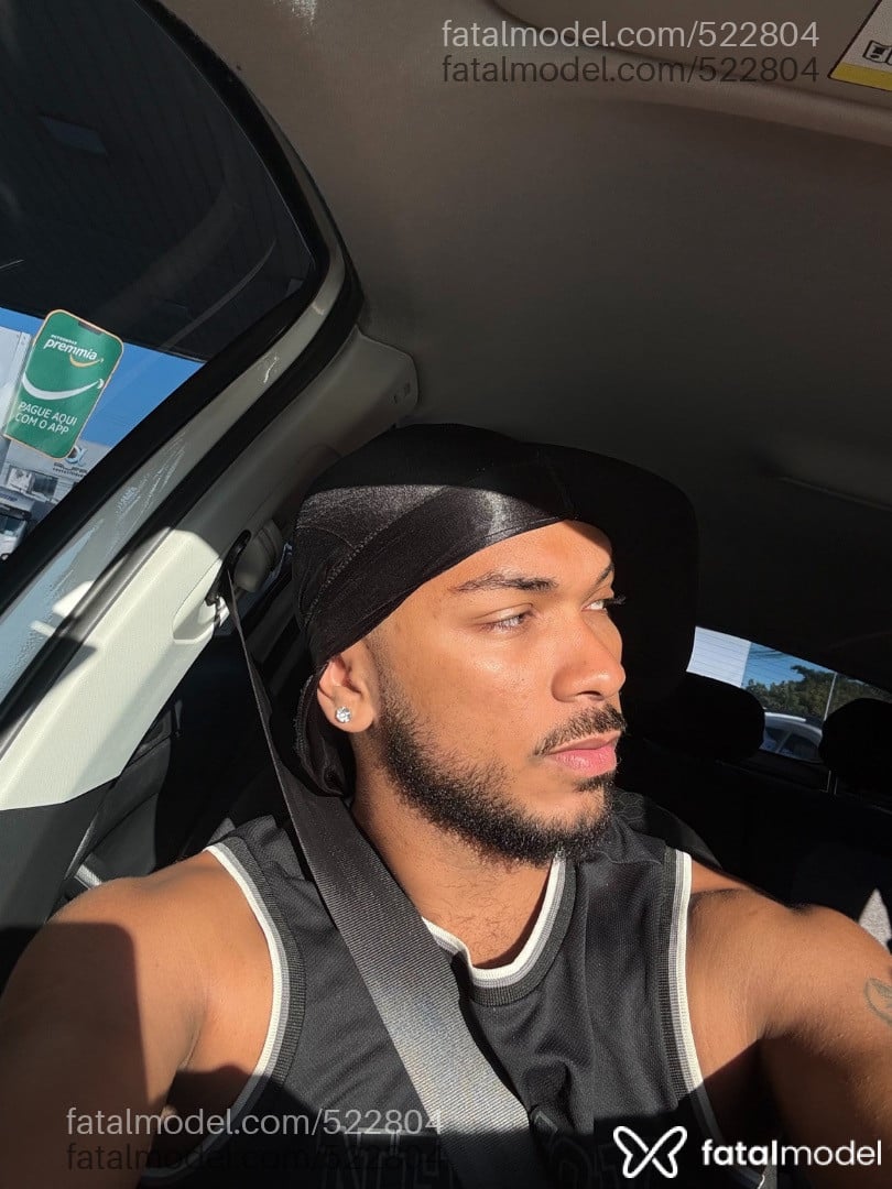 Acompanhante homem morena (o) de olhos pretos - BAIANO