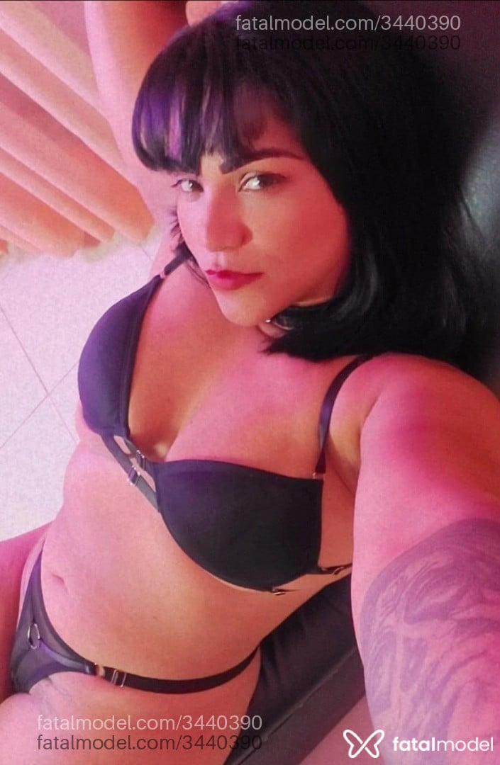 Acompanhante mulher morena (o) de olhos castanhos - Nicoly Mattos