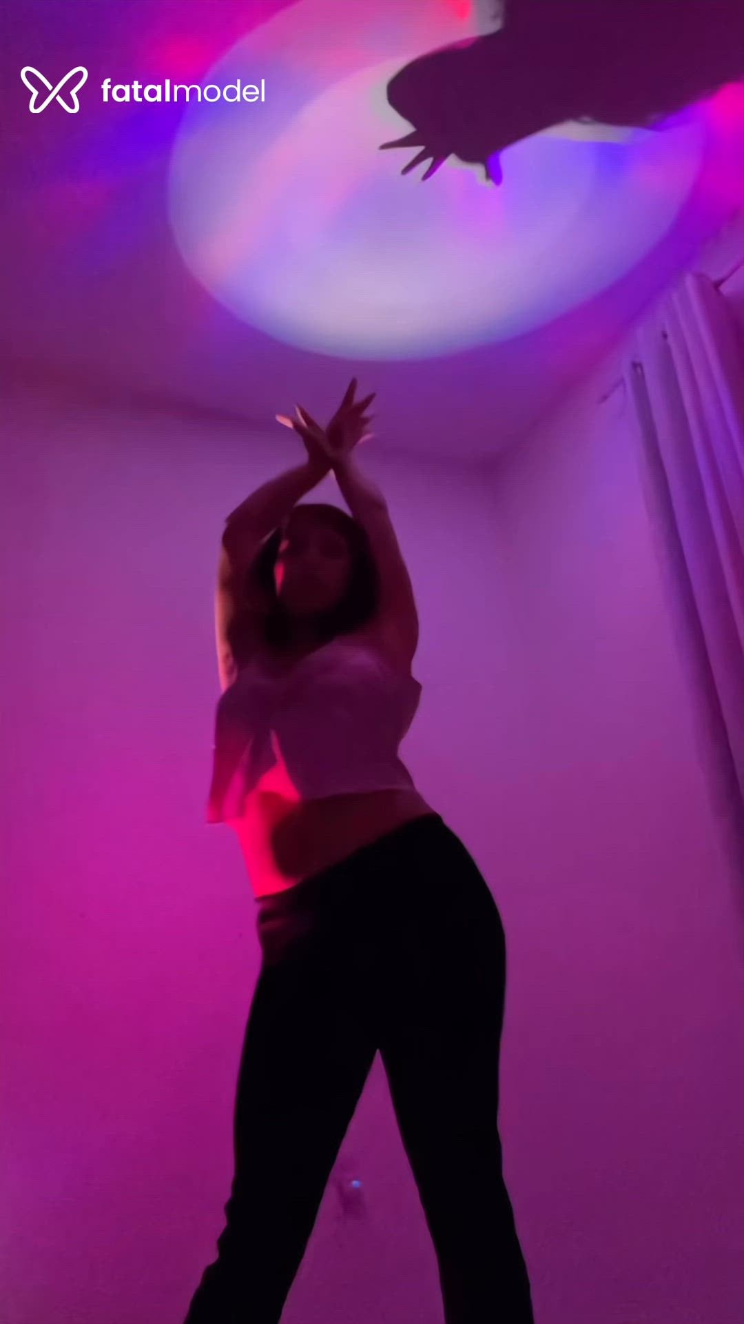 Acompanhante mulher morena (o) de olhos castanhos - Julinha Chaves