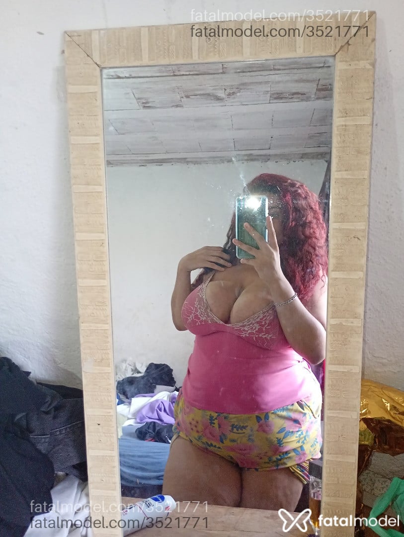 Acompanhante mulher com cabelo colorido de olhos castanhos - Ruivaaaaaxavier