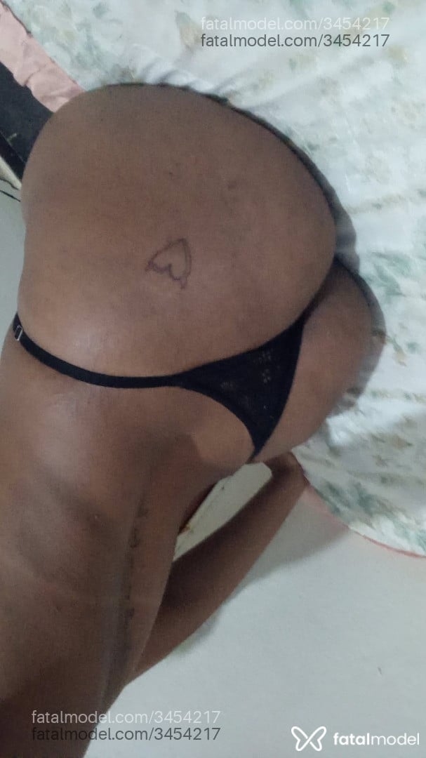 Acompanhante mulher ruiva (o) de olhos pretos - Morena