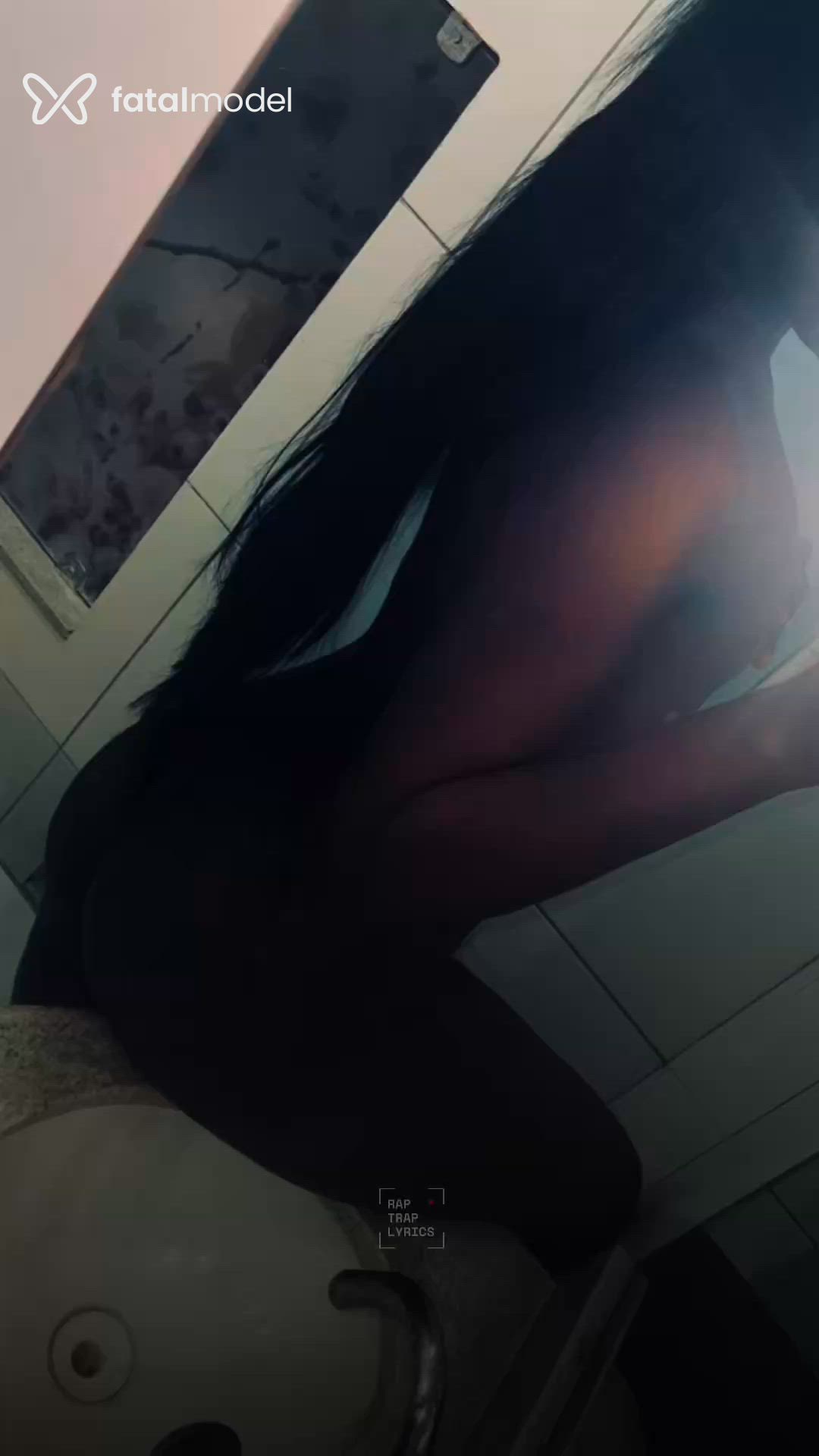 Acompanhante mulher trans morena (o) de olhos pretos - Angel