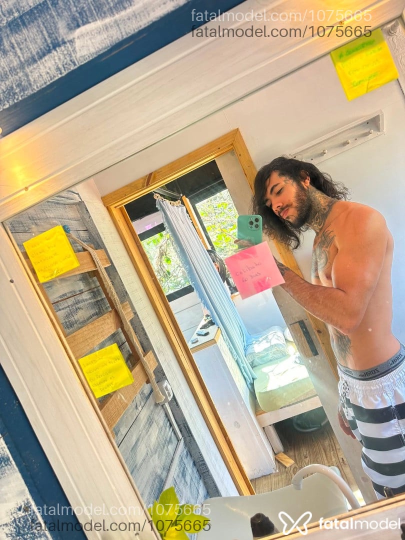 Acompanhante homem com cabelo castanho de olhos castanhos - Cris