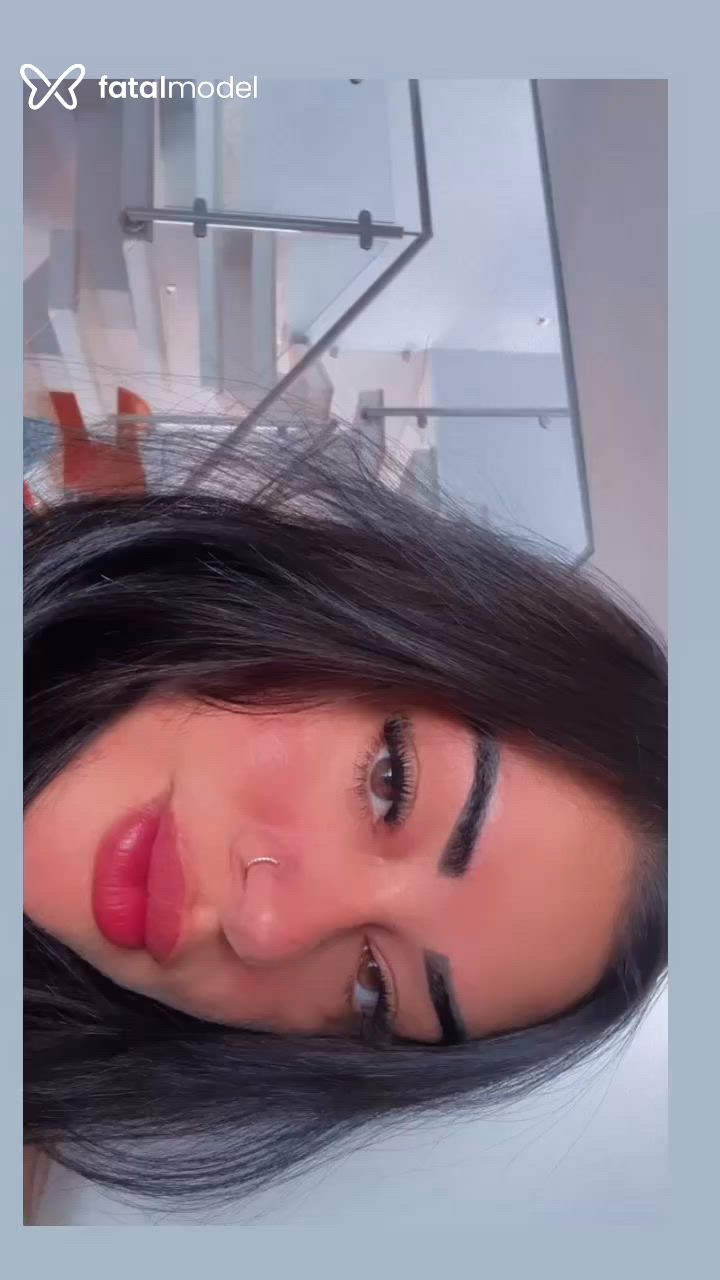 Acompanhante mulher morena (o) de olhos castanhos - Melissa Safra Acompanhante mulher morena (o) de olhos castanhos - Melissa Safra