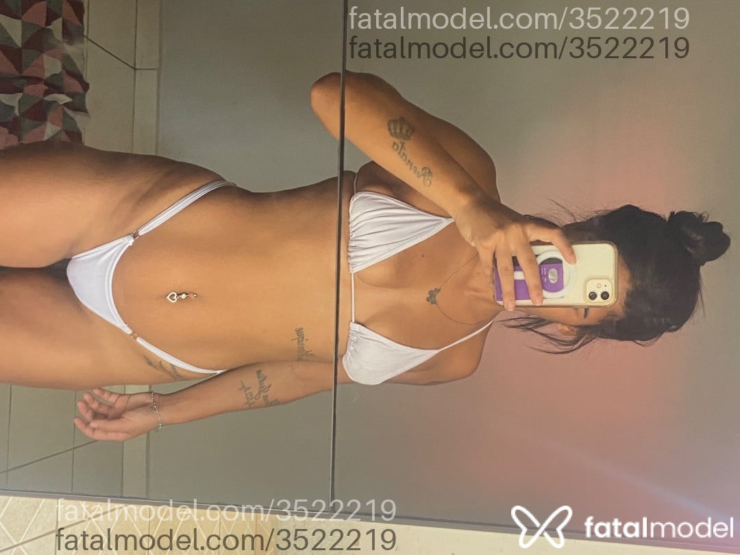 Acompanhante mulher morena (o) de olhos castanhos - Kamilinhaofc