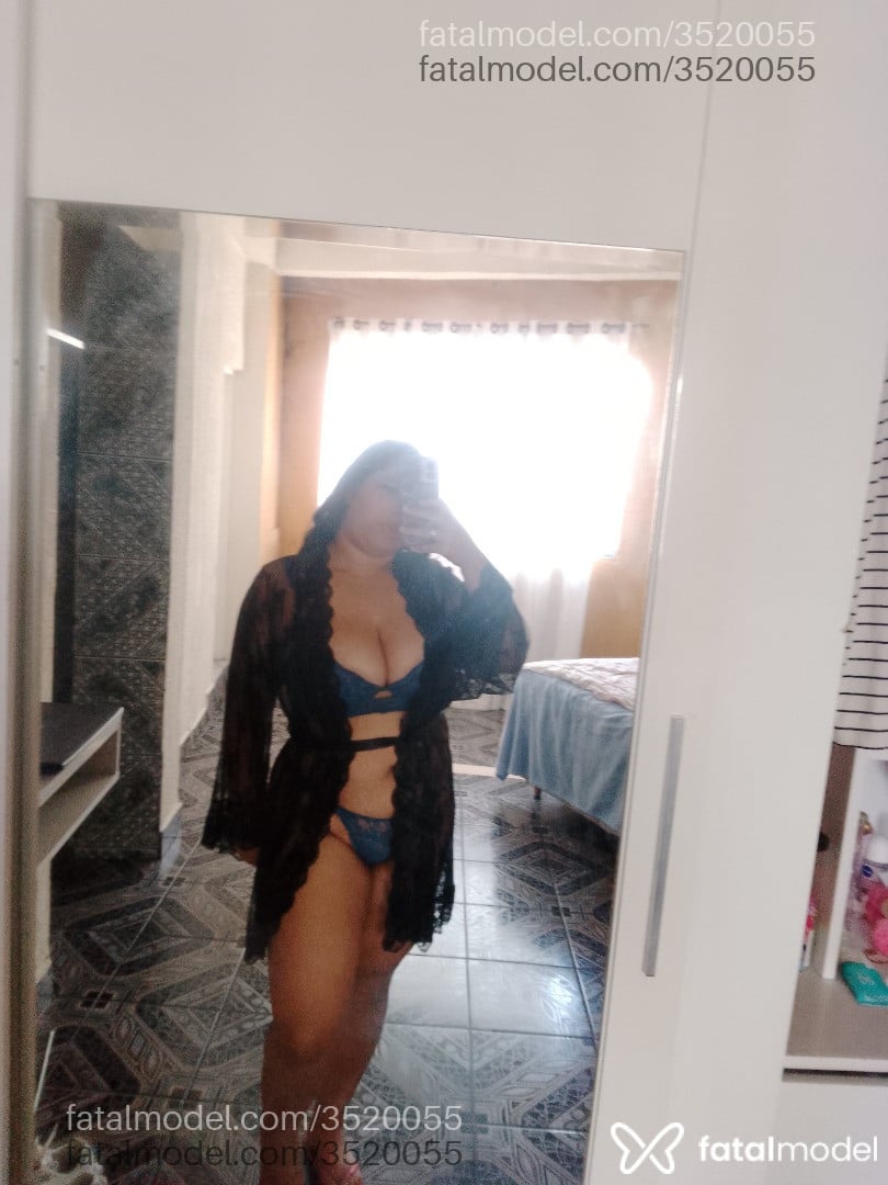 Acompanhante mulher com cabelo castanho de olhos castanhos - Camila Acompanhante mulher com cabelo castanho de olhos castanhos - Camila