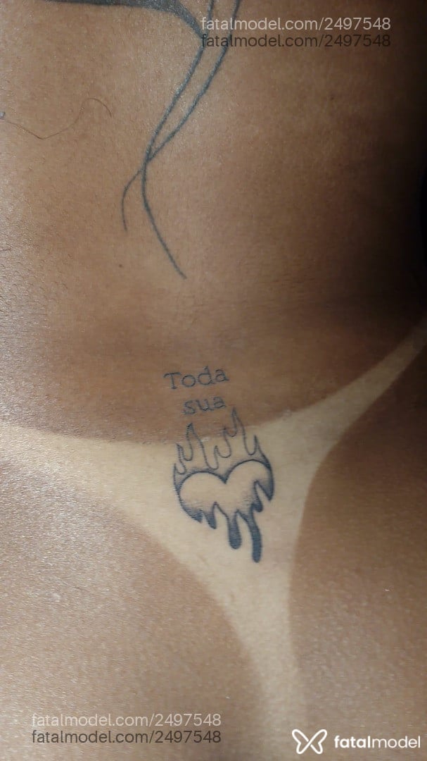 Acompanhante mulher trans morena (o) de olhos castanhos - Taunyribeiro