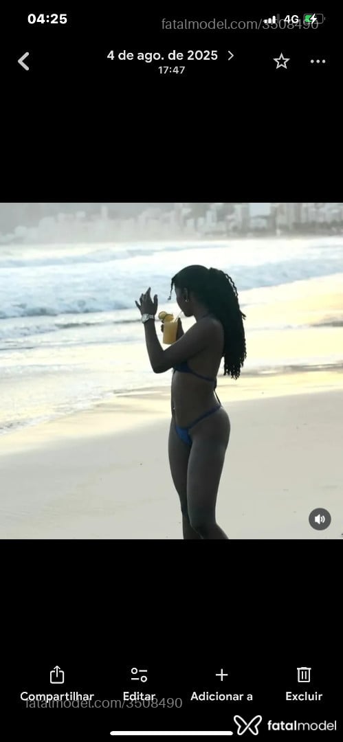 Acompanhante mulher morena (o) de olhos pretos - Solzinha