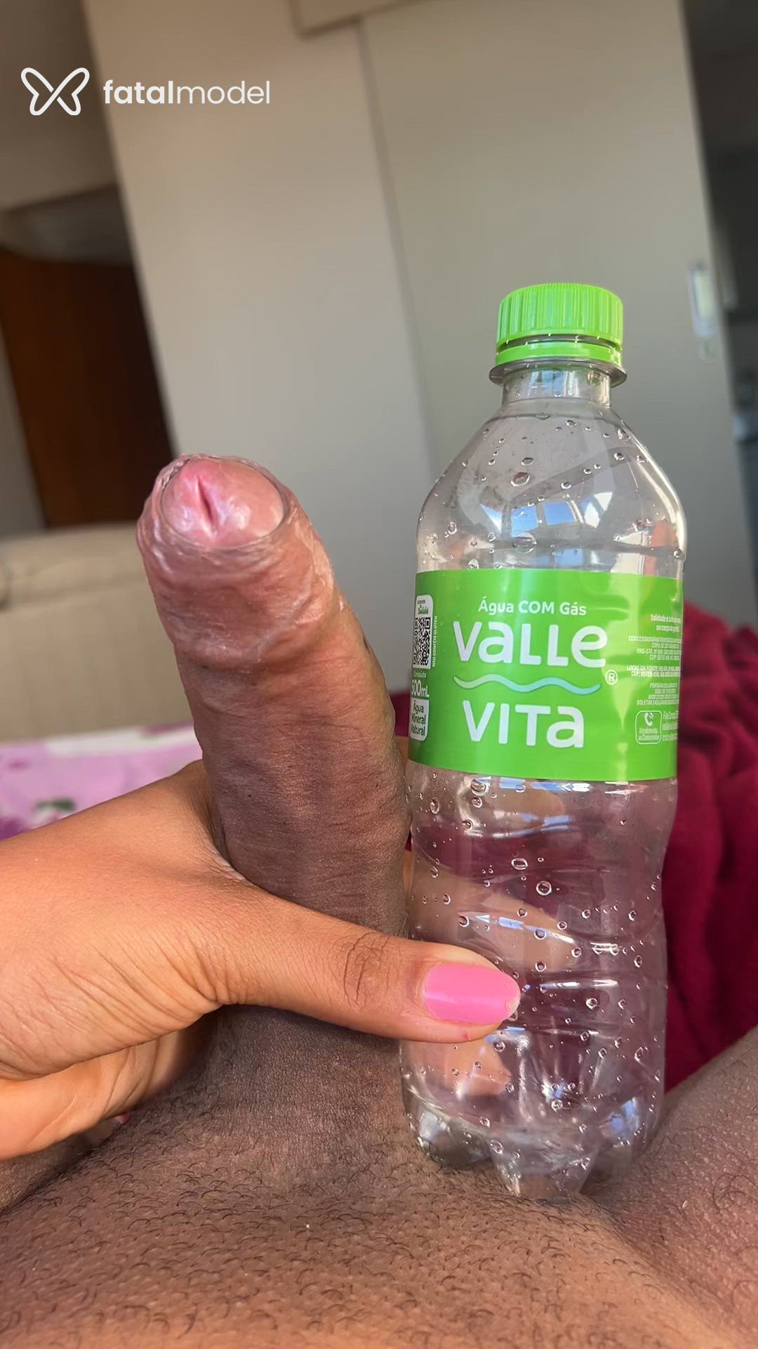 Acompanhante travesti com cabelo castanho de olhos pretos - Halana