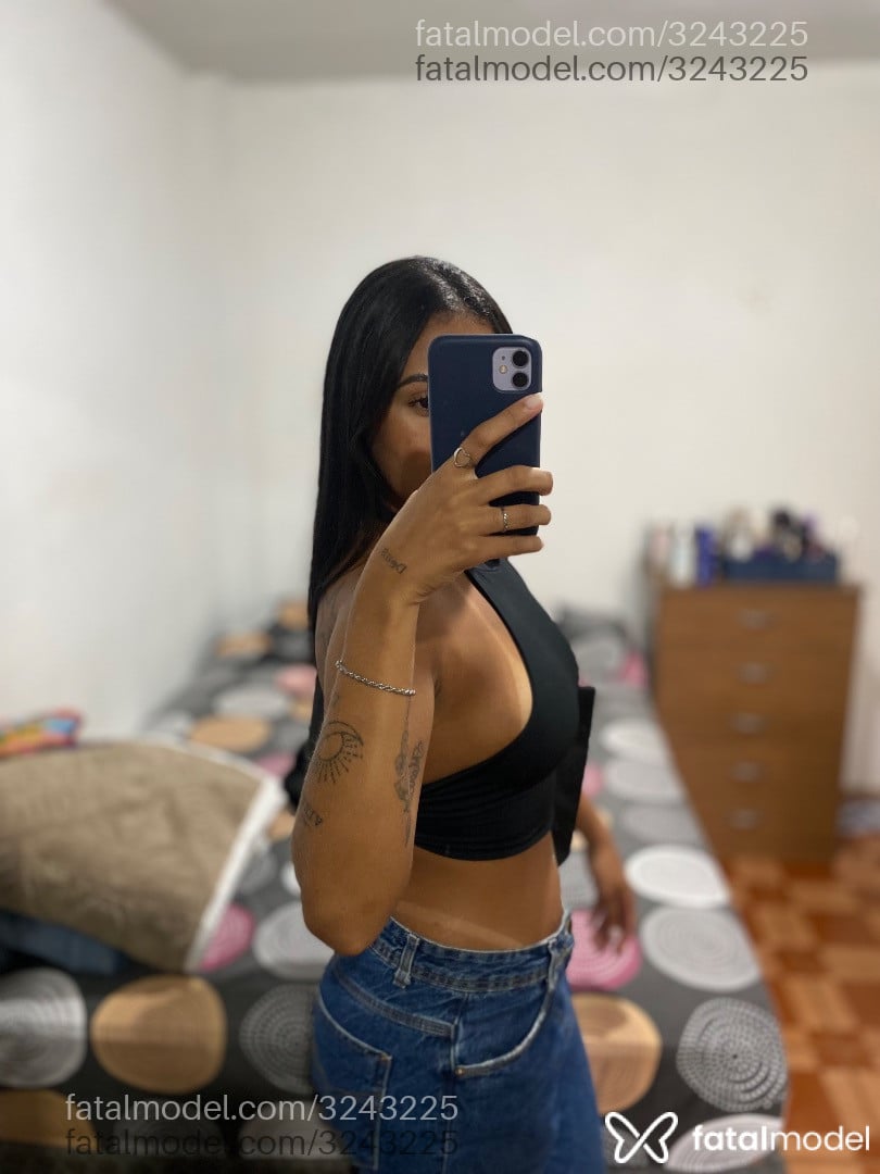 Acompanhante mulher morena (o) de olhos castanhos - Ágatha