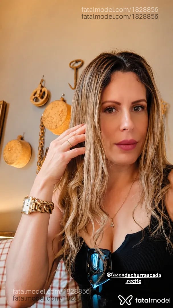 Acompanhante mulher loira (o) de olhos verdes - Jalila