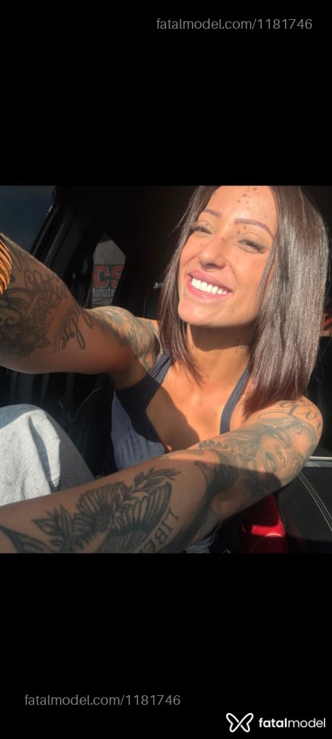 Acompanhante mulher com cabelo castanho de olhos castanhos - Annalu