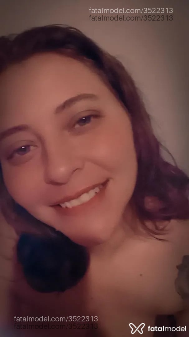 Acompanhante mulher loira (o) de olhos verdes - Brendha