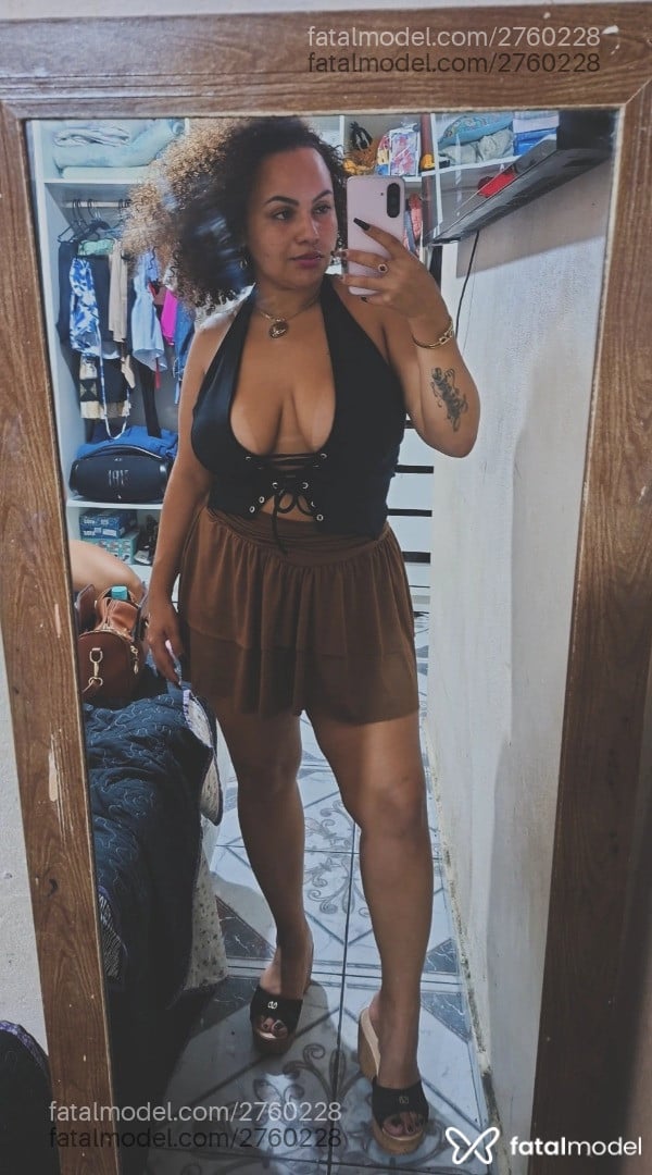 Acompanhante mulher com cabelo castanho de olhos castanhos - Raquel