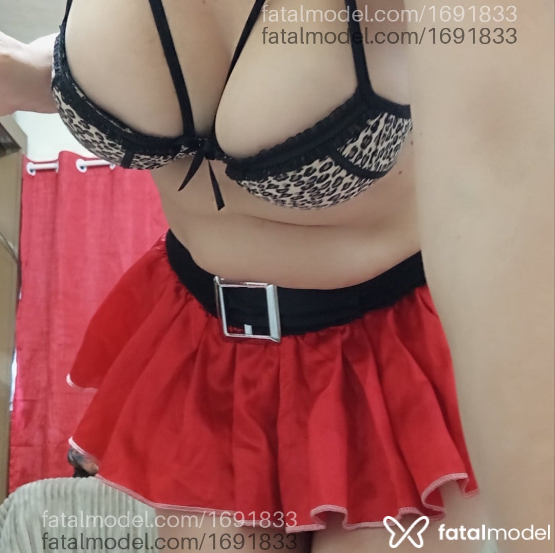 Acompanhante mulher morena (o) de olhos pretos - Kimberly Shut