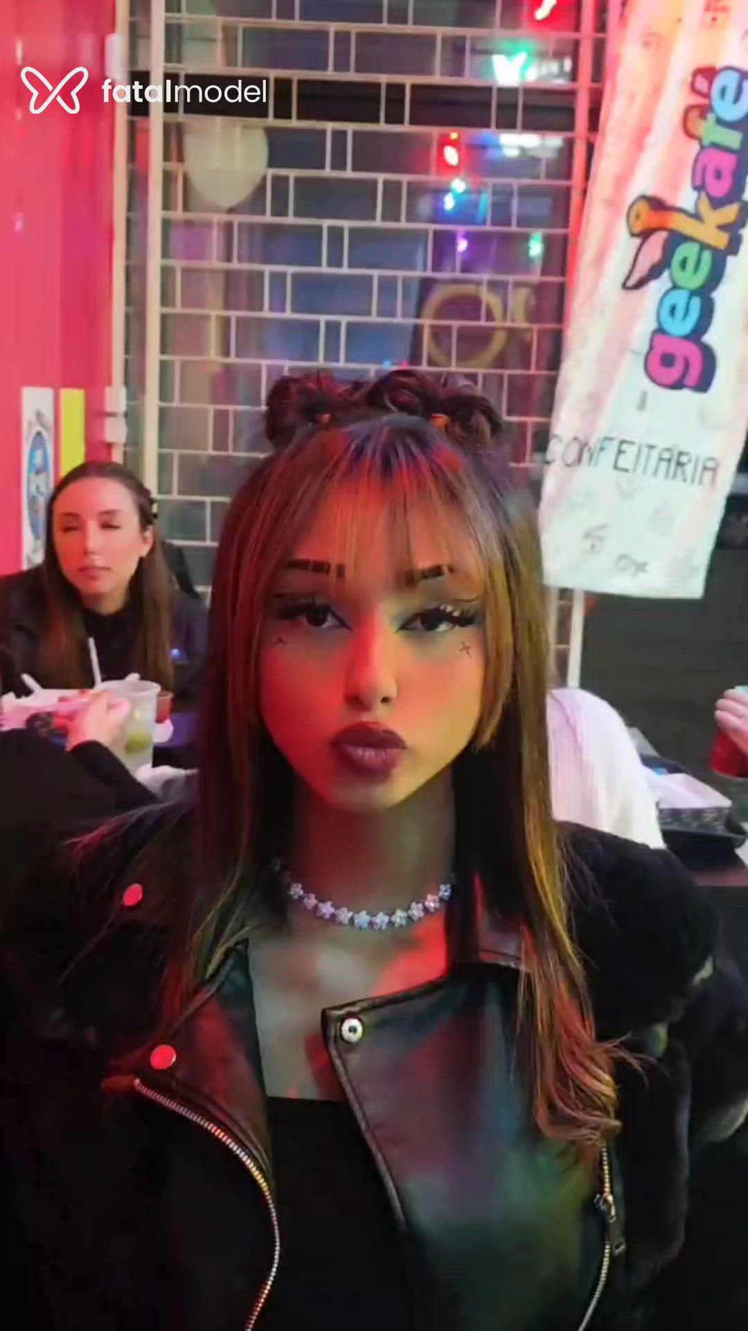 Acompanhante mulher trans loira (o) de olhos castanhos - Nathyzinha