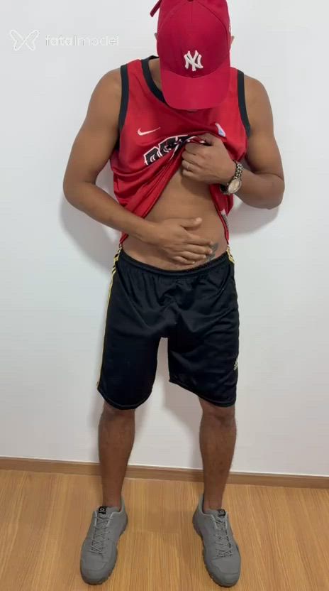 Acompanhante homem morena (o) de olhos verdes - Vilella