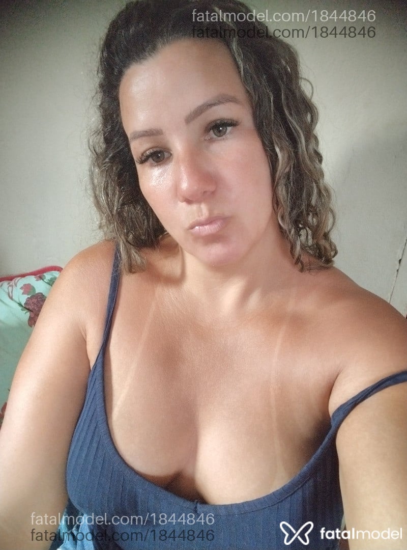 Acompanhante mulher loira (o) de olhos verdes - Grazy
