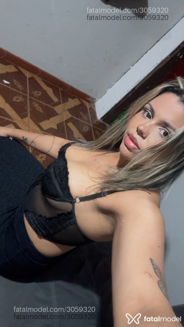 Acompanhante mulher loira (o) de olhos castanhos - Aurora Acompanhante mulher loira (o) de olhos castanhos - Aurora