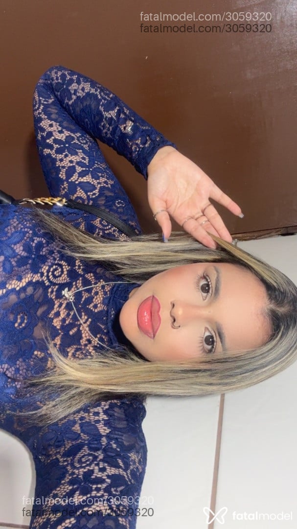 Acompanhante mulher loira (o) de olhos castanhos - Aurora Acompanhante mulher loira (o) de olhos castanhos - Aurora