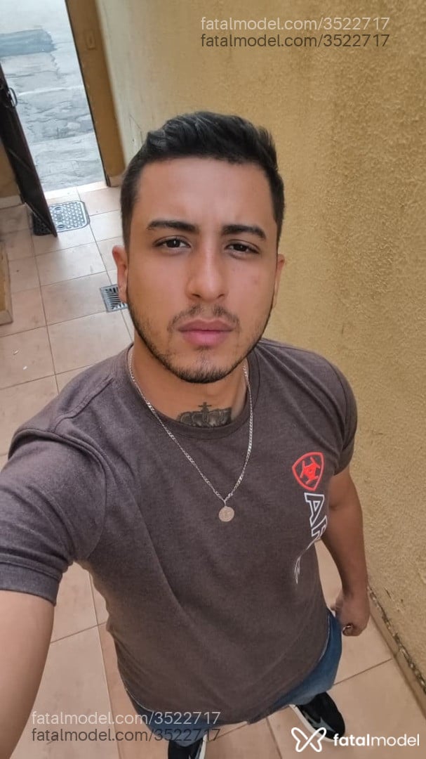 Acompanhante homem morena (o) de olhos pretos - Paxeco Acompanhante homem morena (o) de olhos pretos - Paxeco
