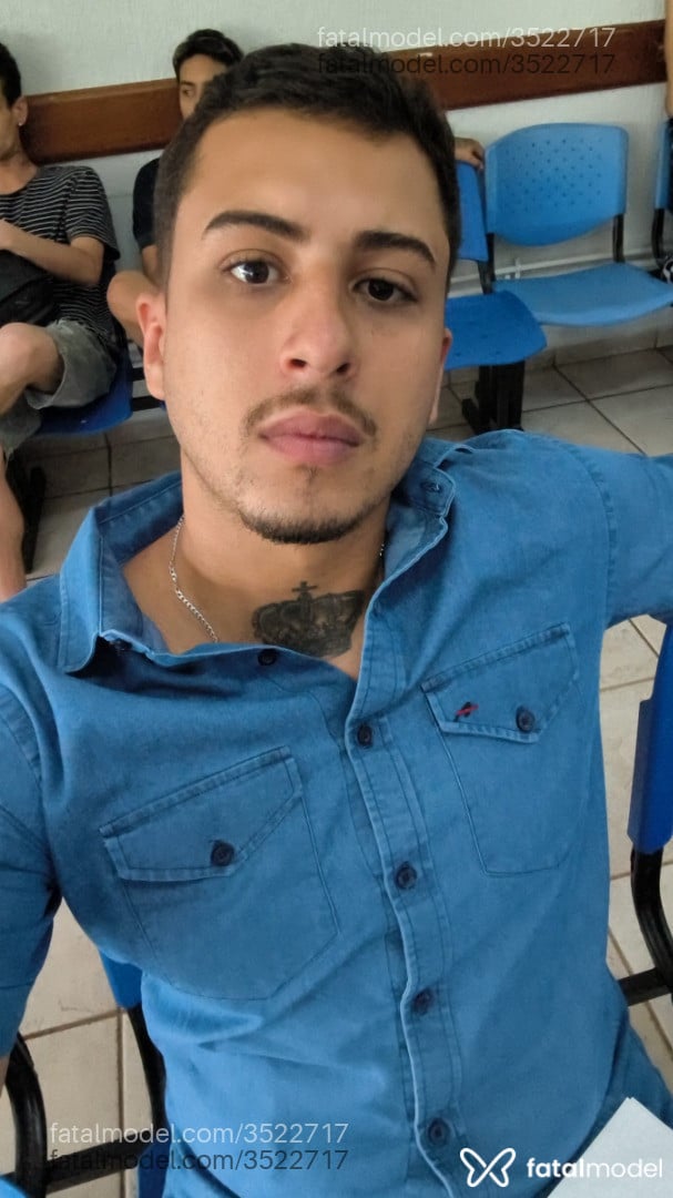 Acompanhante homem morena (o) de olhos pretos - Paxeco