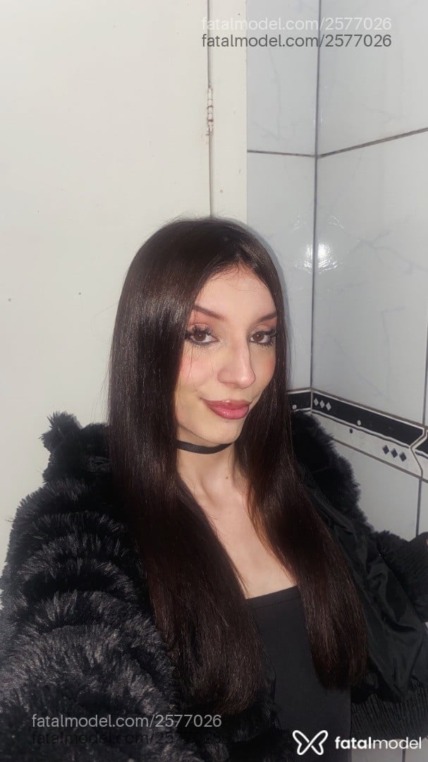 Acompanhante mulher trans morena (o) de olhos mel - Bella
