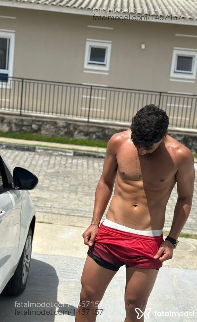 Acompanhante homem com cabelo castanho de olhos mel - Kauan Millano