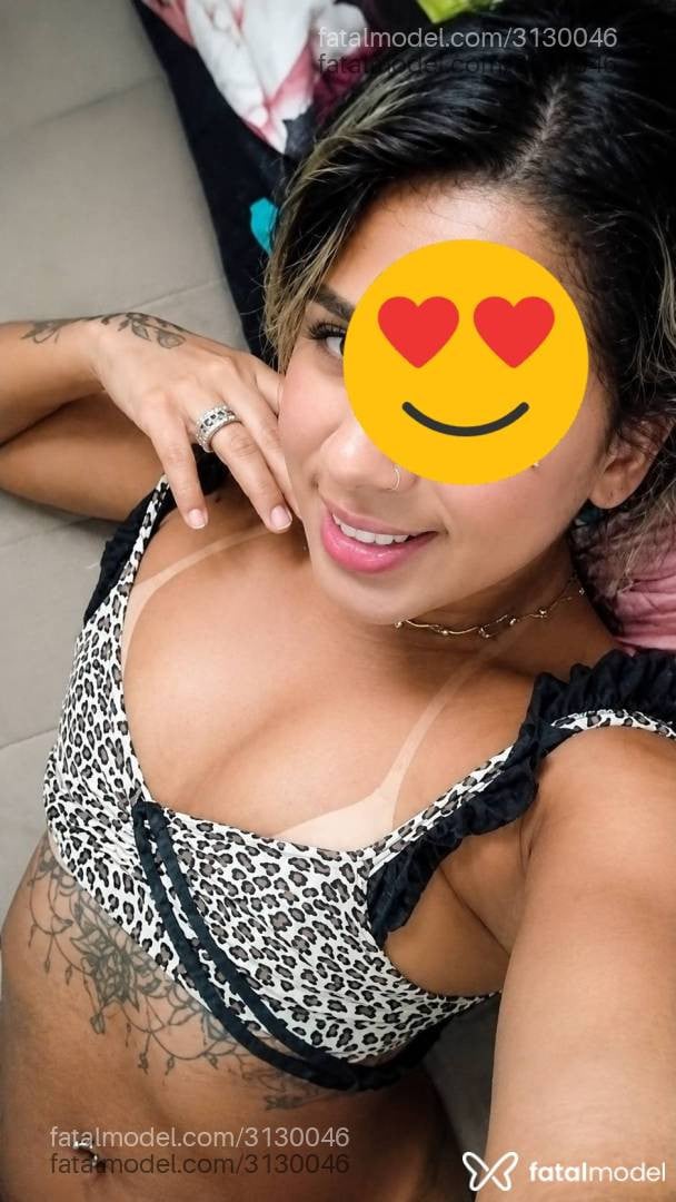 Acompanhante mulher loira (o) de olhos castanhos - Bella
